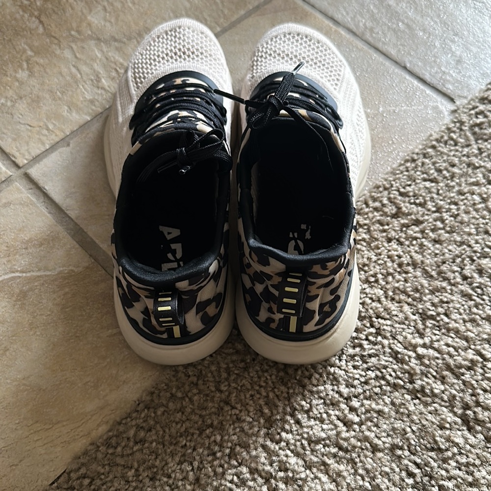 APL shoes - Picture 2 of 4